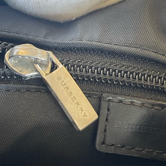 AUTHENTIC CROSSBODY BURBERRY BAG (UNISEX) - Picture 5 of 16